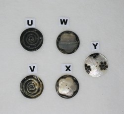 Boutons de nacre sculptée - diamètre 30 mm - Pièces uniques
